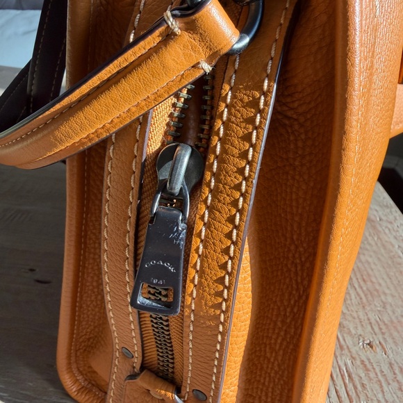 Coach 1941 Rogue 30 in the coveted Butterscotch - Picture 4 of 11